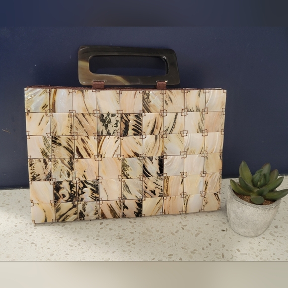 Butterfly Handbags - VTG (90s) Butterfly Faux Shell Lucite Handbag in Cream and Brown